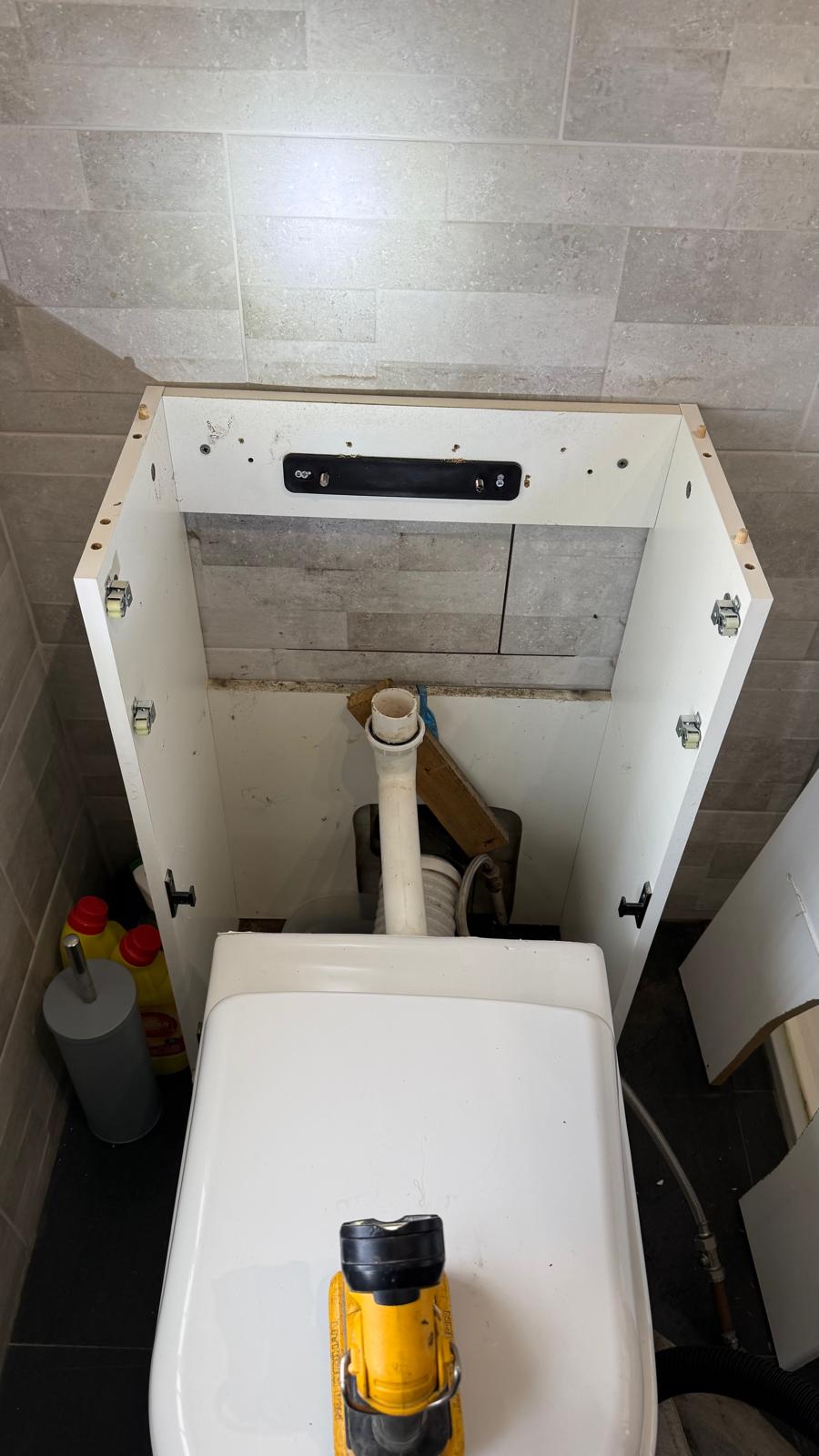 Close up of replacement toilet cistern and internal components